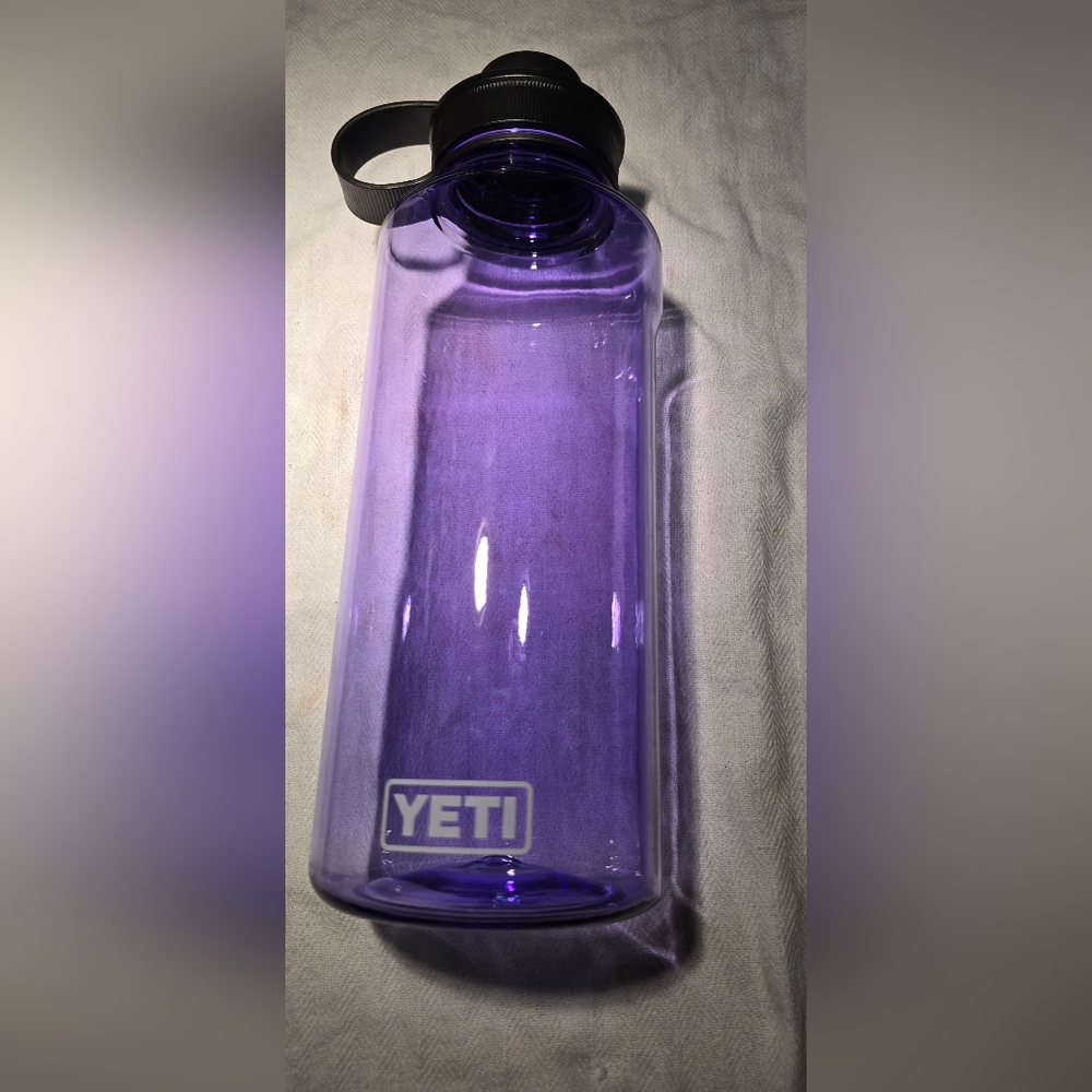 YETI 50oz Hydration Bottle Purple